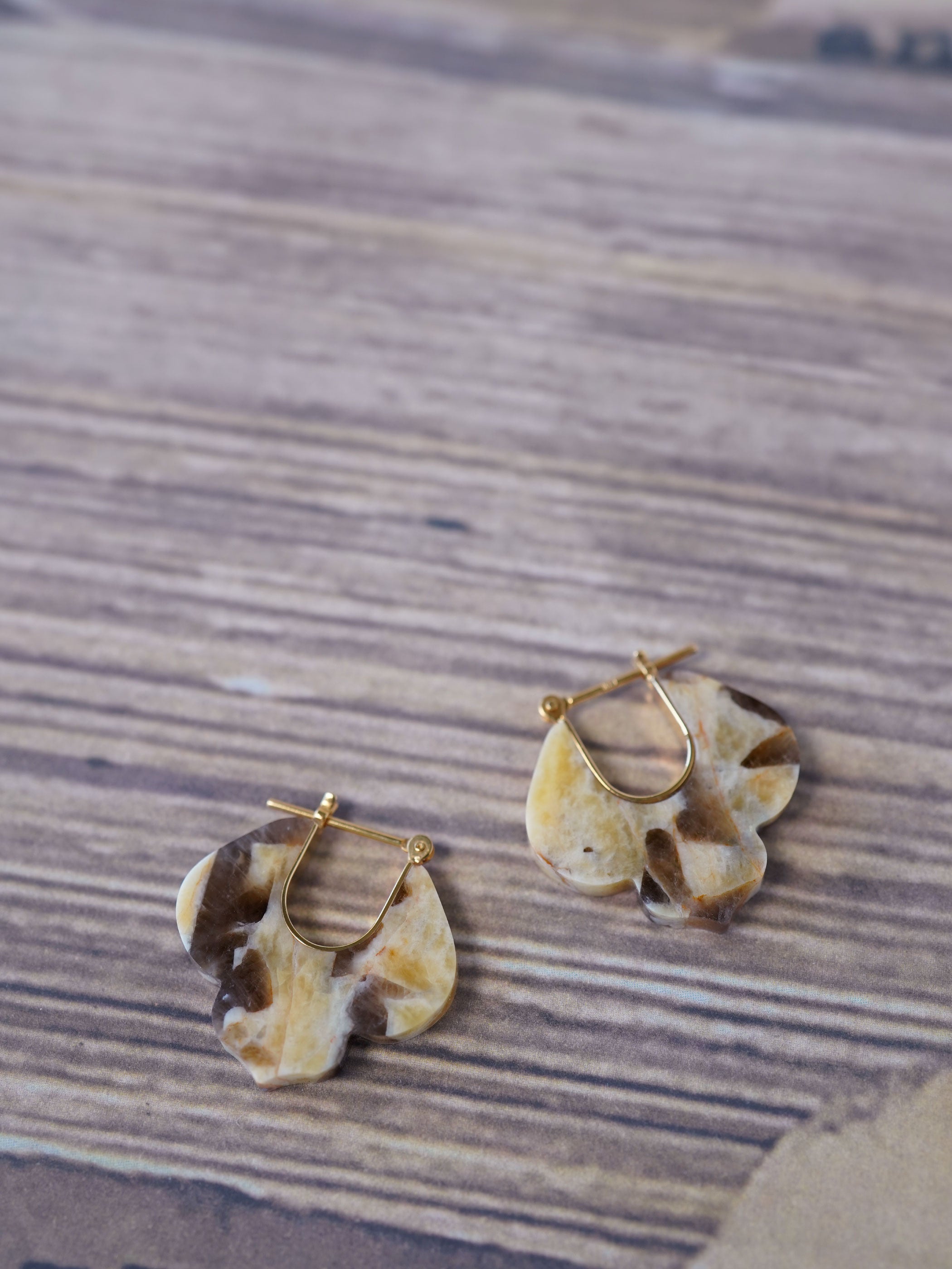 CREST / Pierced Earrings / Lily / Zebradorite