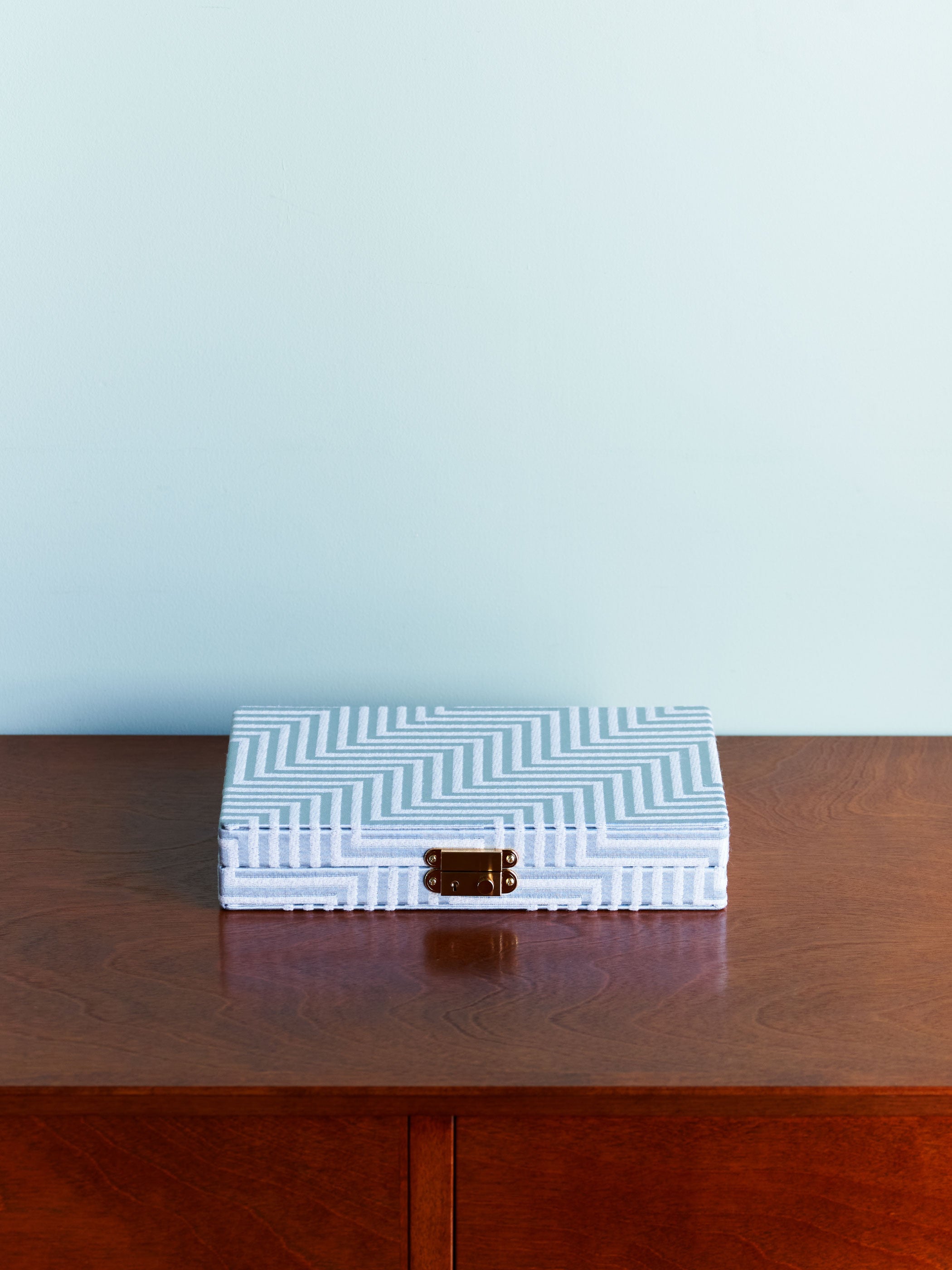 Geometric Iceblue / 光の当たる角度やご利用のモニター画面により実際の商品と多少見え方が異なる場合がございます