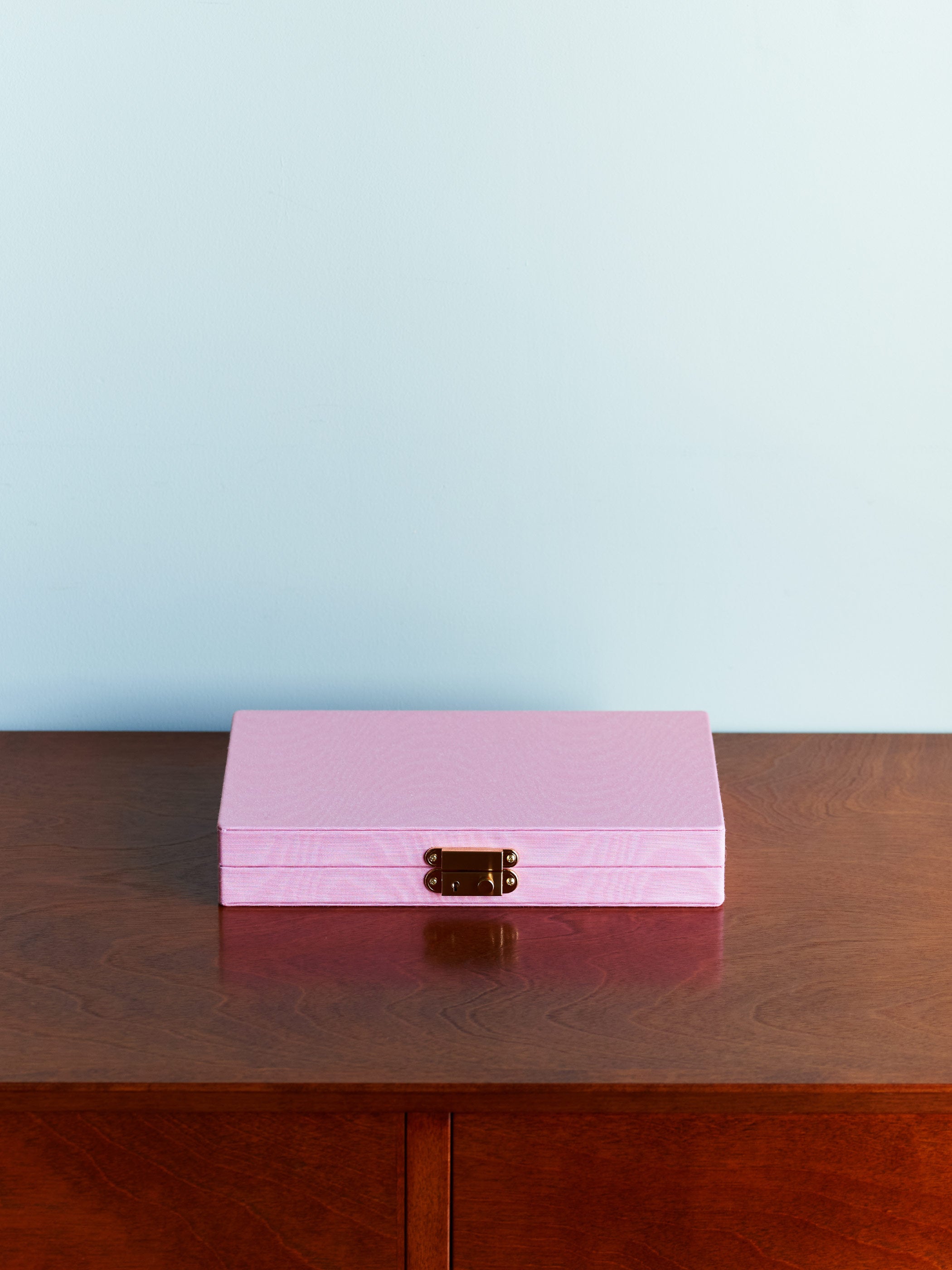 Wood Grain Pink / 光の当たる角度やご利用のモニター画面により実際の商品と多少見え方が異なる場合がございます