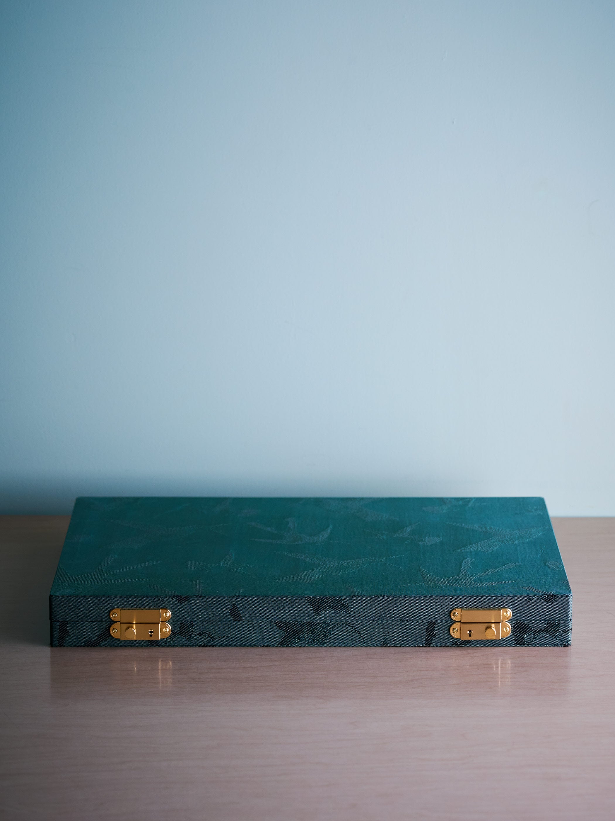 Hummingbird Green / 光の当たる角度やご利用のモニター画面により実際の商品と多少見え方が異なる場合がございます