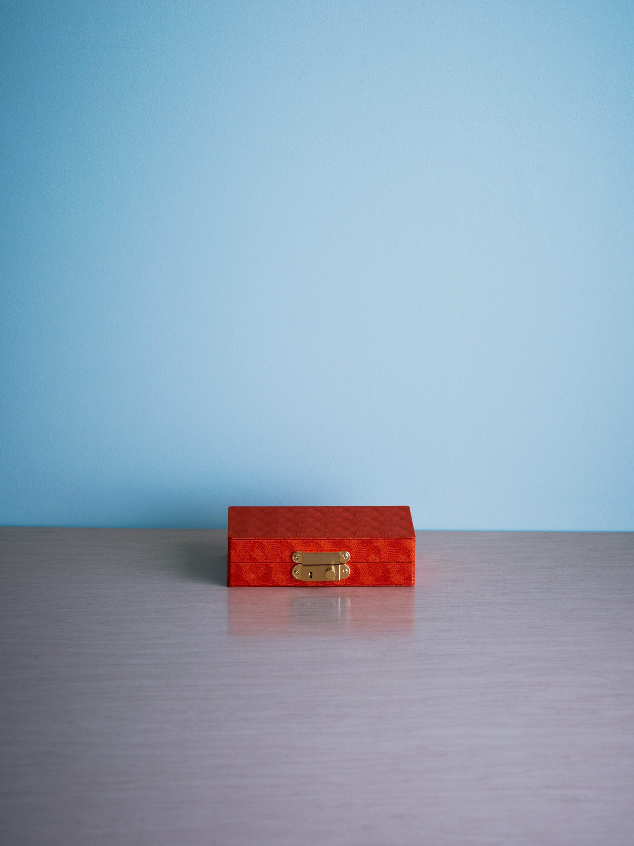 Cube Orange / 光の当たる角度やご利用のモニター画面により実際の商品と多少見え方が異なる場合がございます