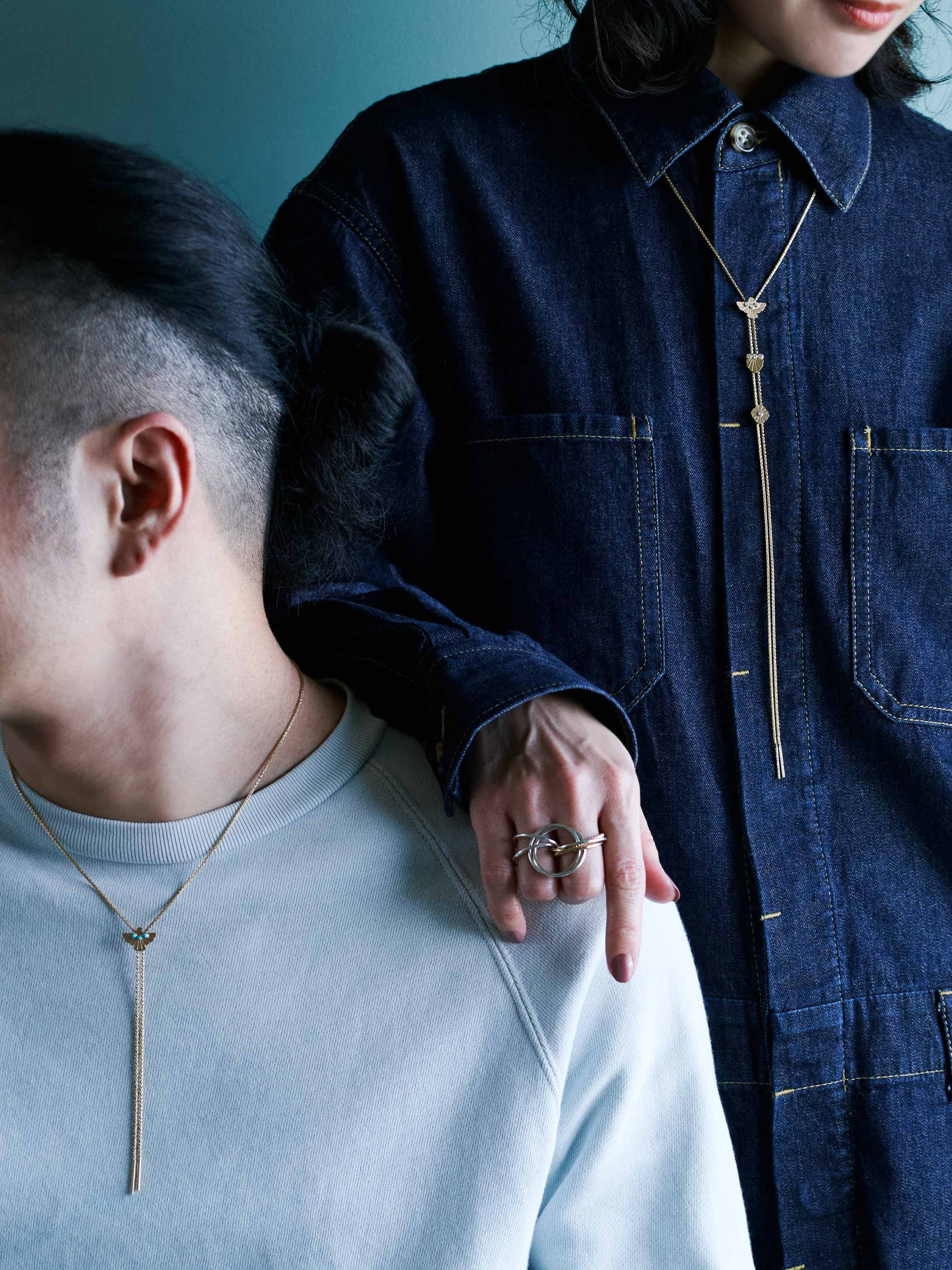 イメージ画像です。左:Spiga09 / 65CM / Eagle Turquoise 右:Spiga11 / 95CM / Trio Diamondを着用