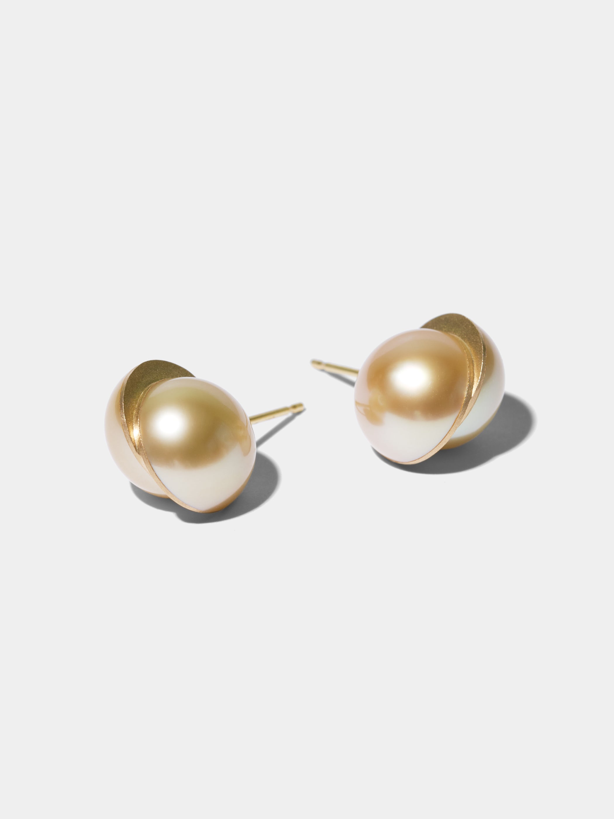 DIVIDE / Pierced Earrings / Slide Line / South Sea Pearl Gold