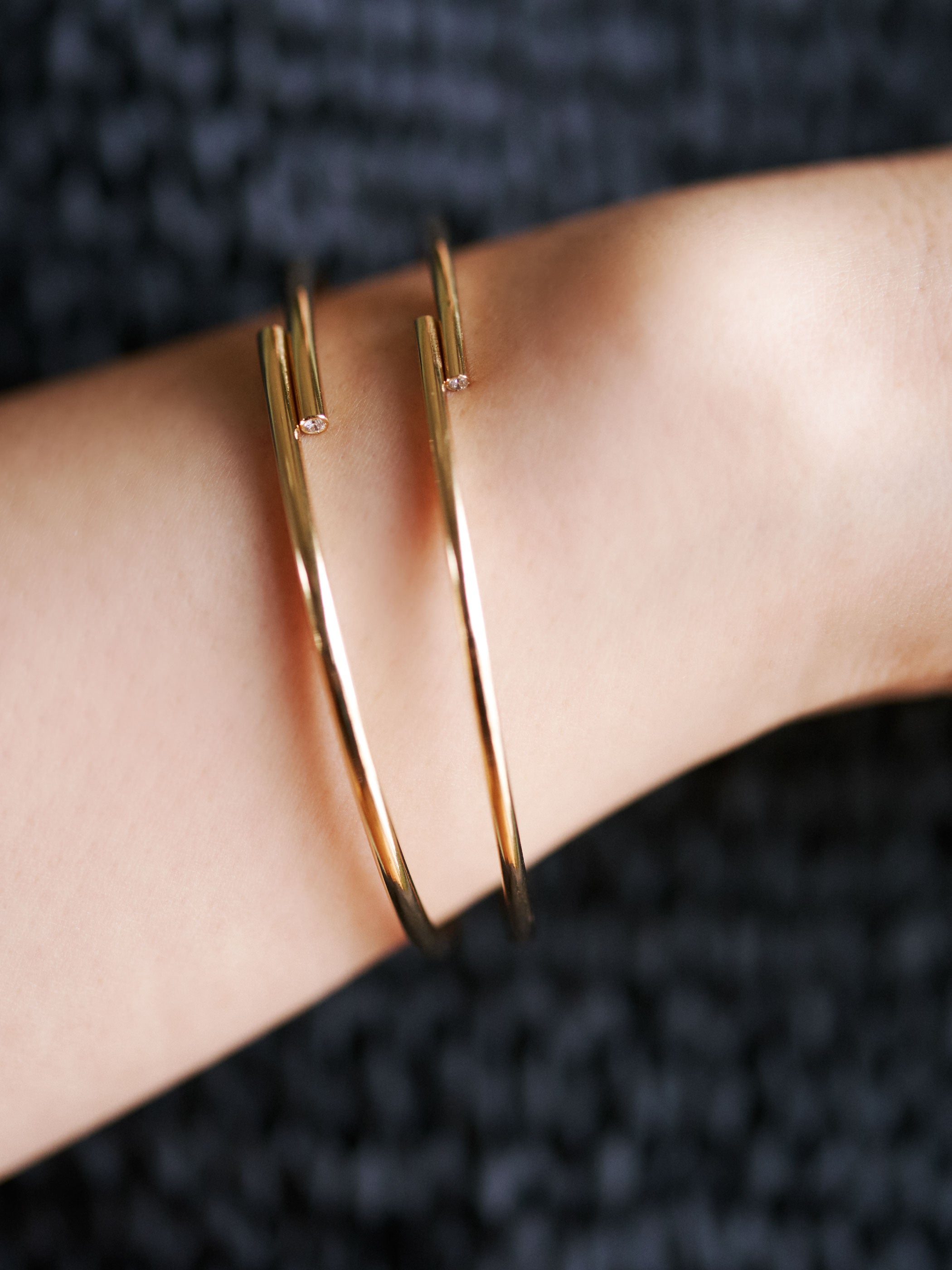 着用イメージです/右:1.8MM_S 左:2.2MM_S