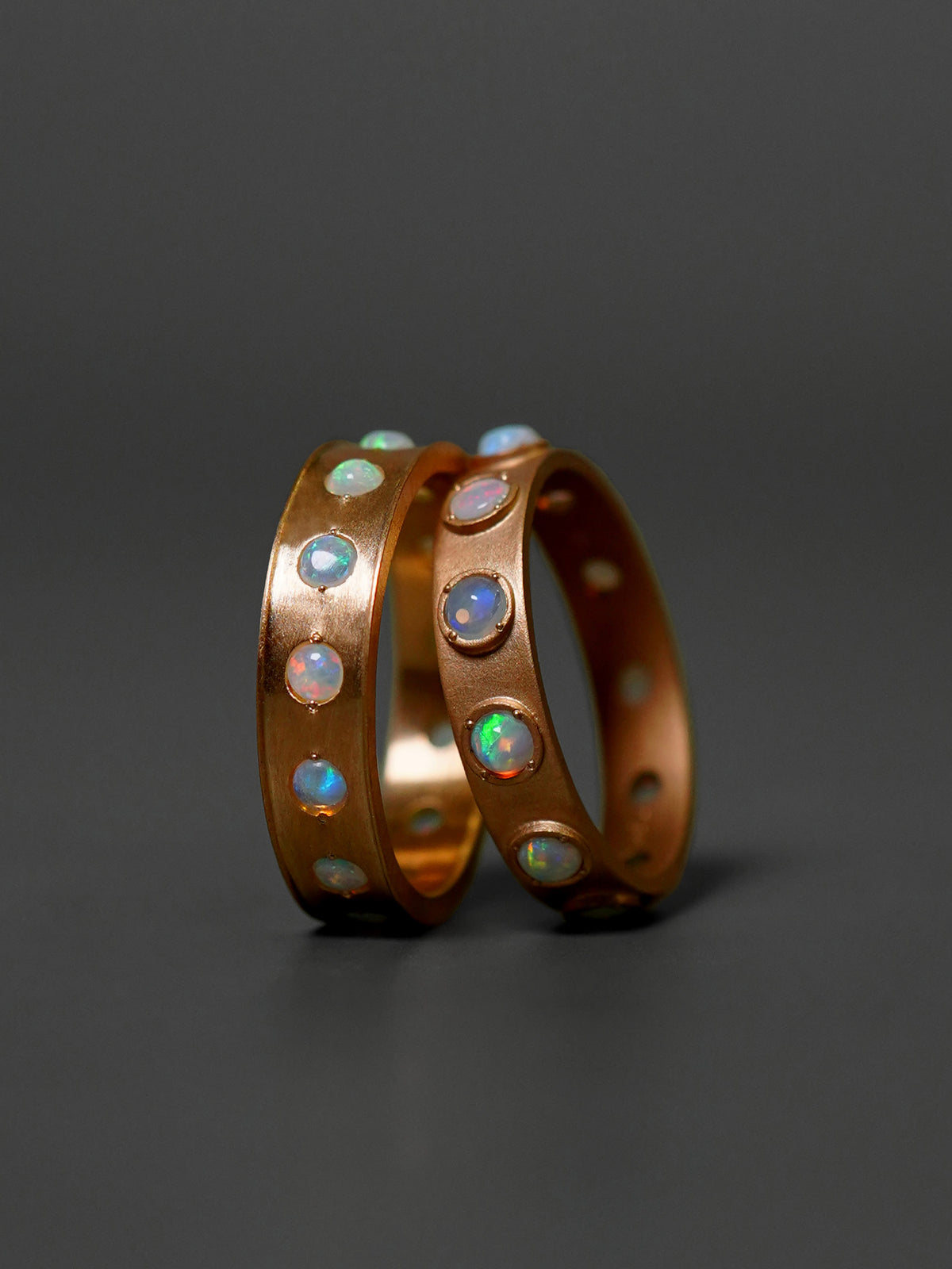 イメージ画像 / 左:DOT LINE / Ring / Opal 右:NEON / Ring / Opal
