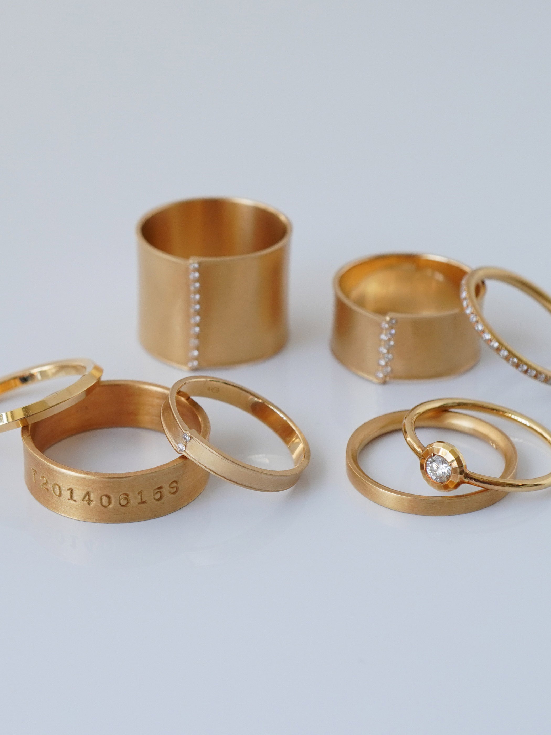 K18YG / 同じ素材でコーディネートすればスタイリングに統一感が出てこなれた印象に