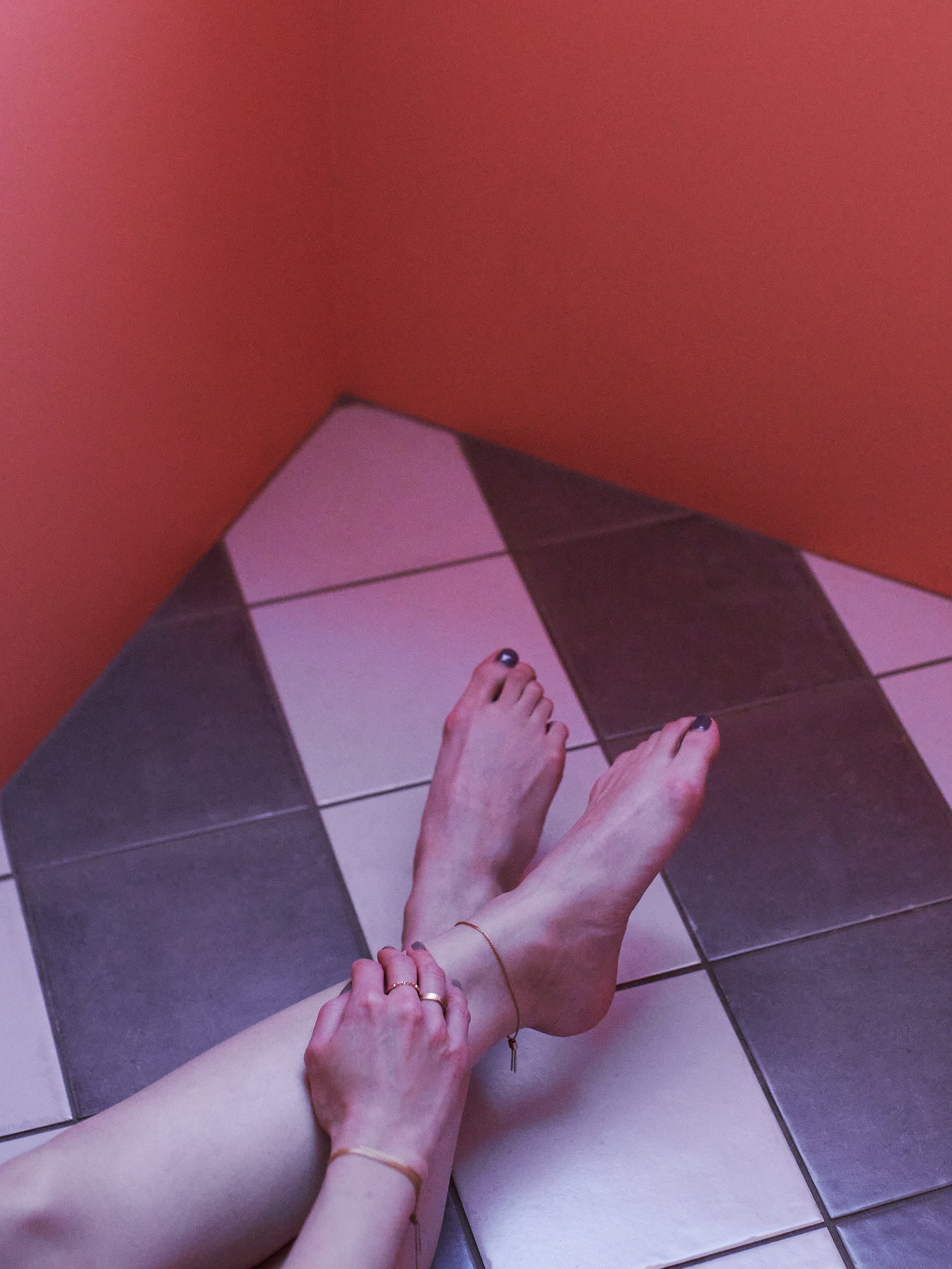 チェーンだけで24cmあるのでアンクレットとしてもお使いいただけます。