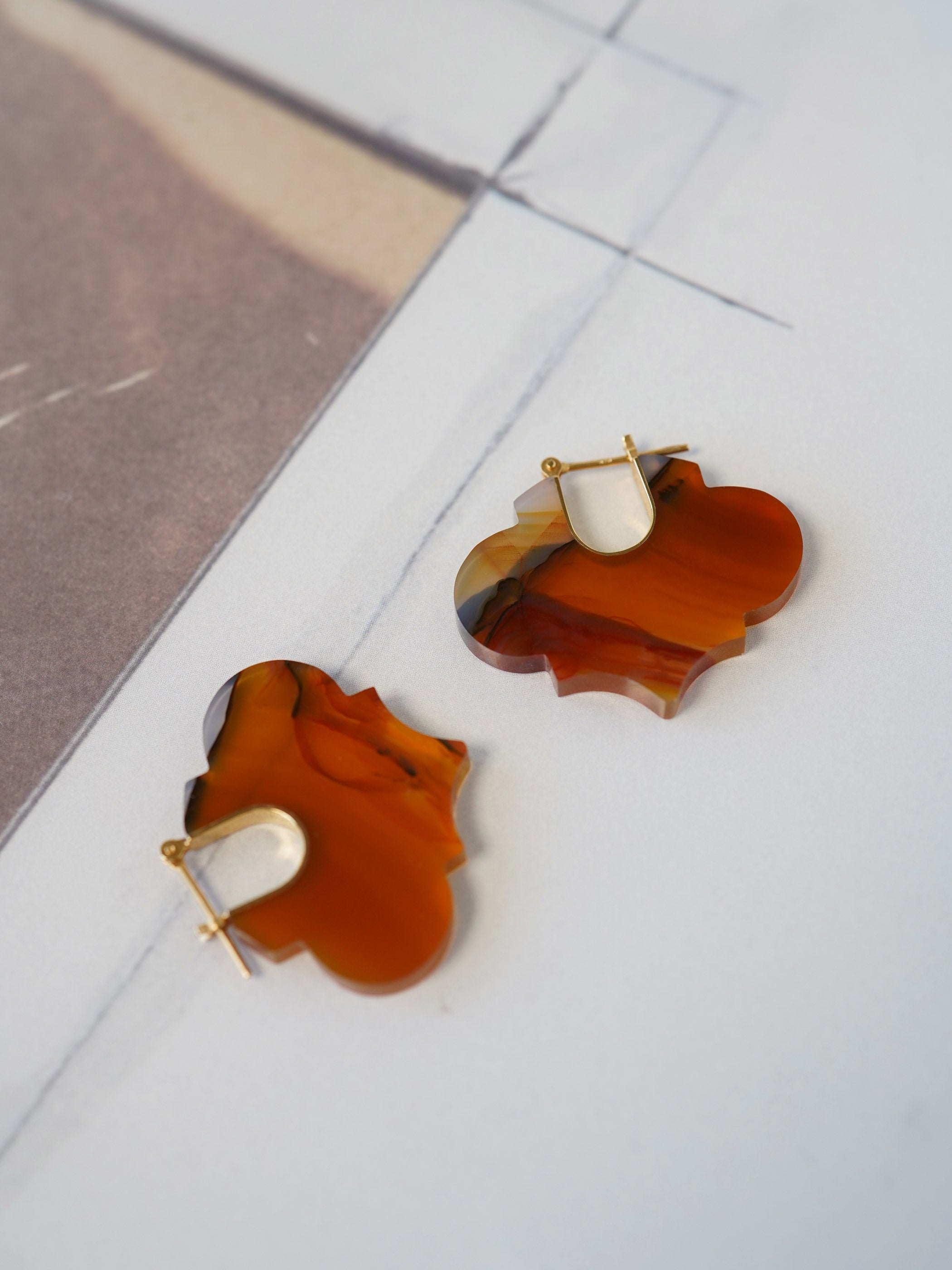 CREST / Pierced Earrings / Arabesque / Marbling Agate