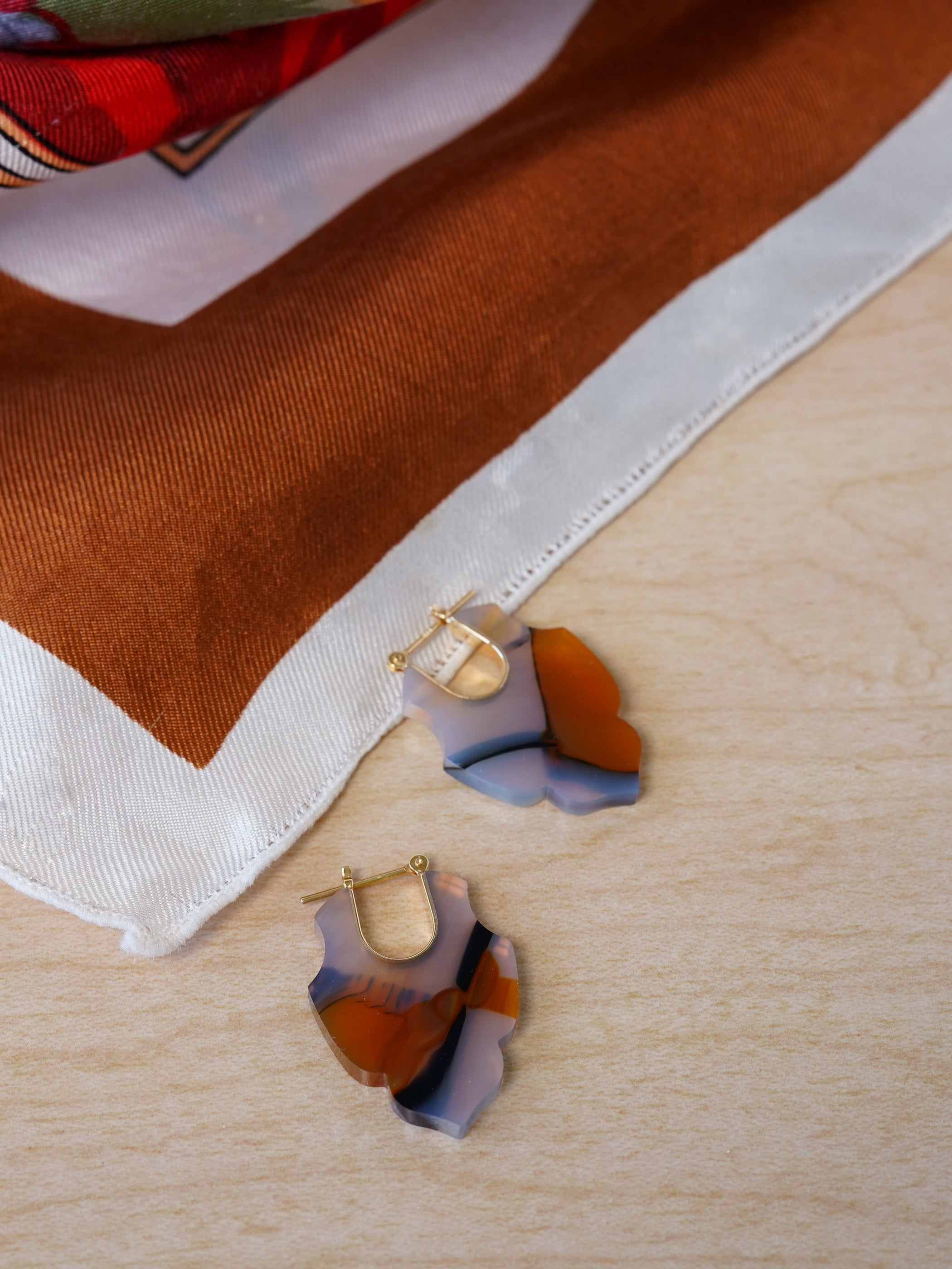CREST / Pierced Earrings / Spear / Marbling Aga
