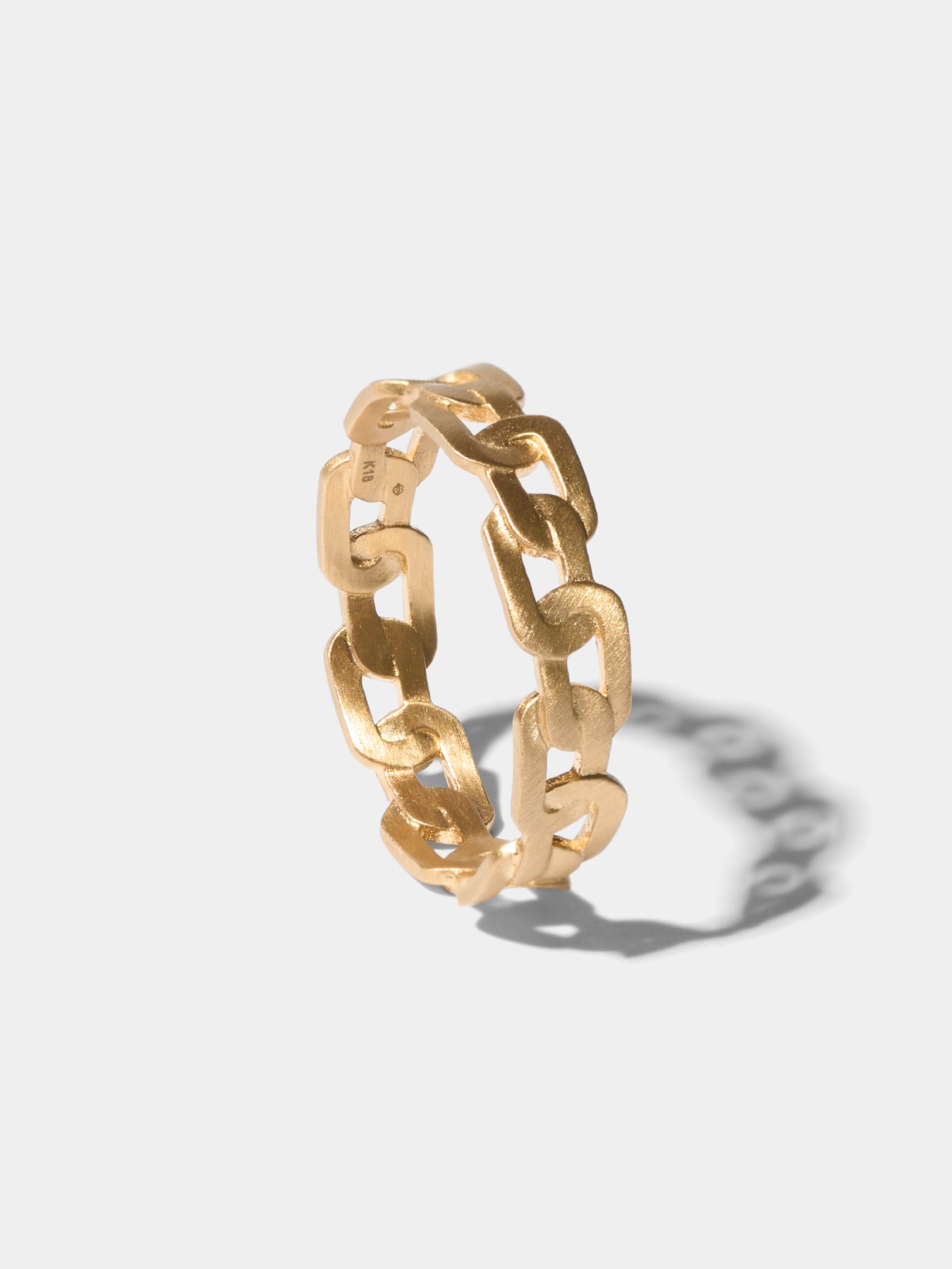 使い込むことでツヤが増し、その変化もお愉しみいただけます