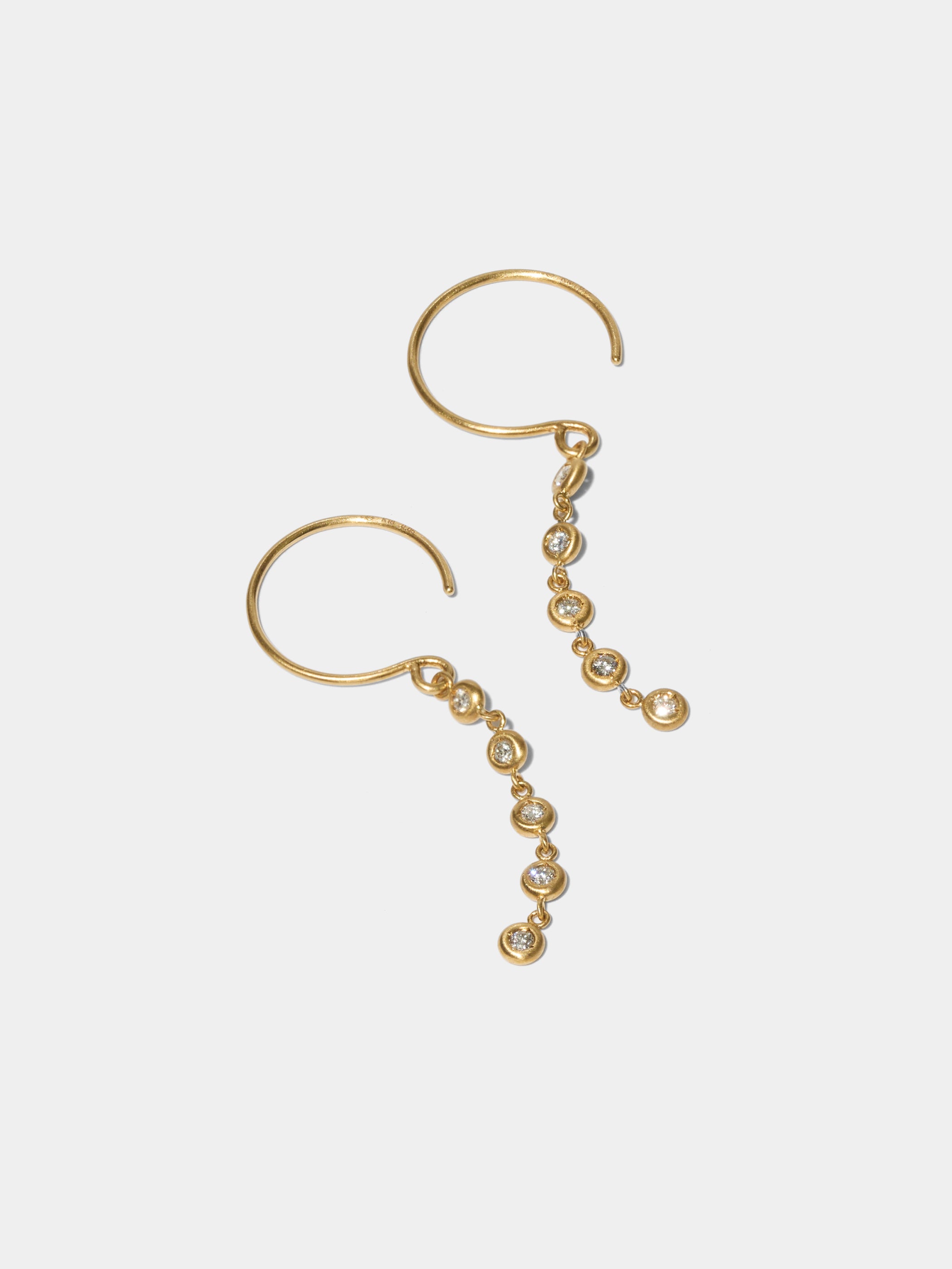 PUFF / Pierced Earrings / Swing / Hook / Short