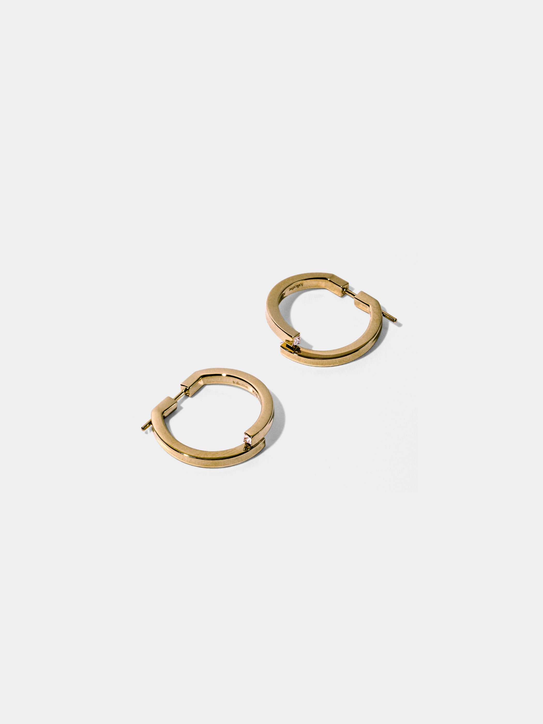 CROSSING_Pierced Earrings_Square_S