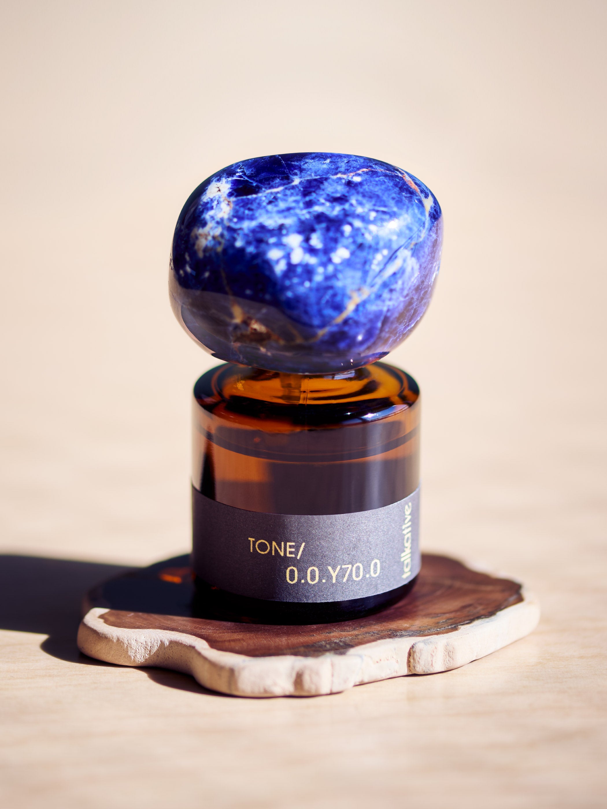 TONE/ 0.0.Y70.0 / Sodalite