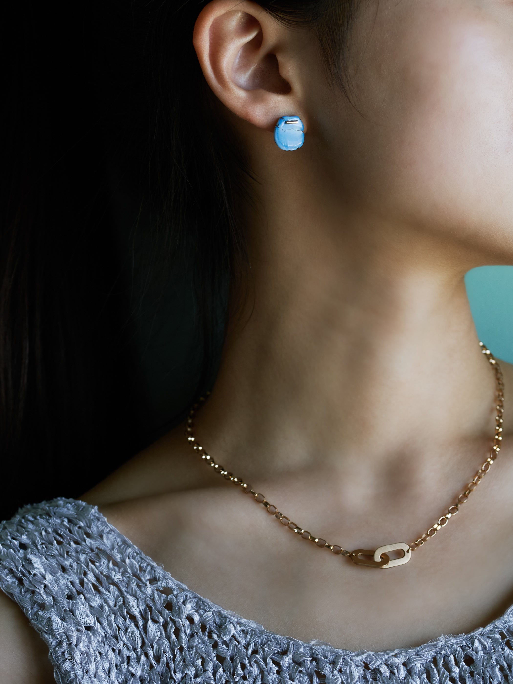 ゴールドの輝きと天然石との相性はぴったりです