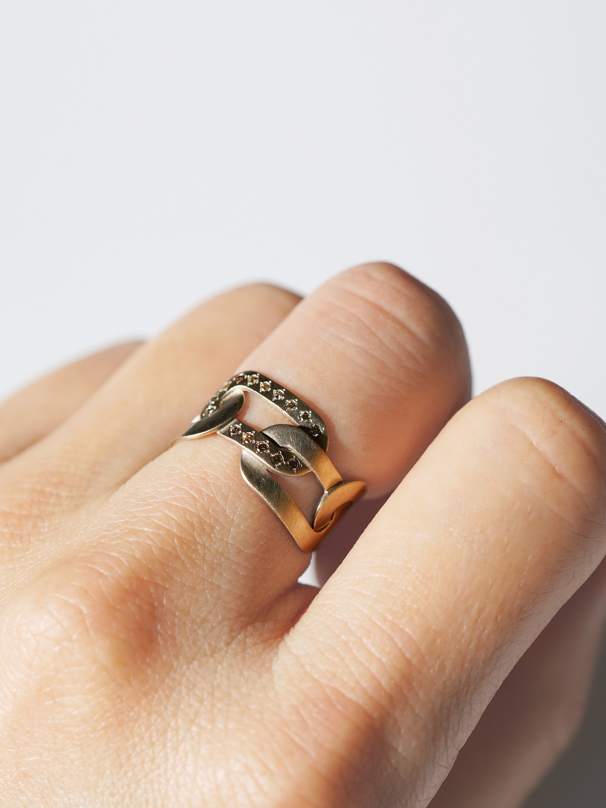 着用イメージです ＊K18CG(Champagne Gold) & Brown Diamonds