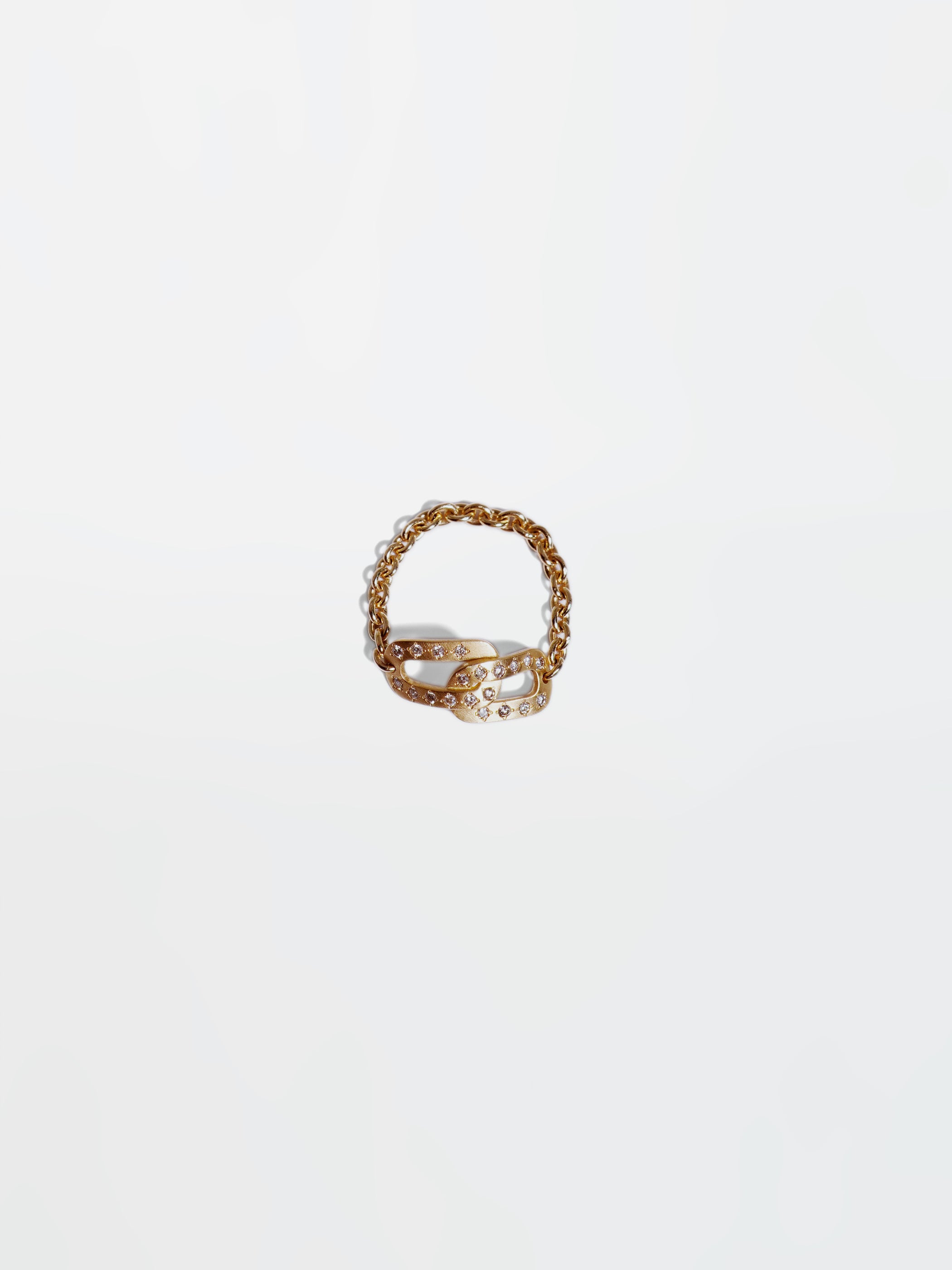 Ring / chain / diamonds